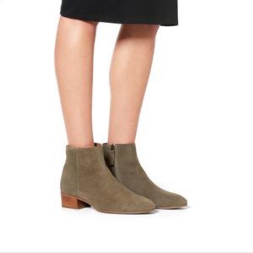 NWOT Aquatalia Fuoco Suede Ankle Boots Sz 9.5